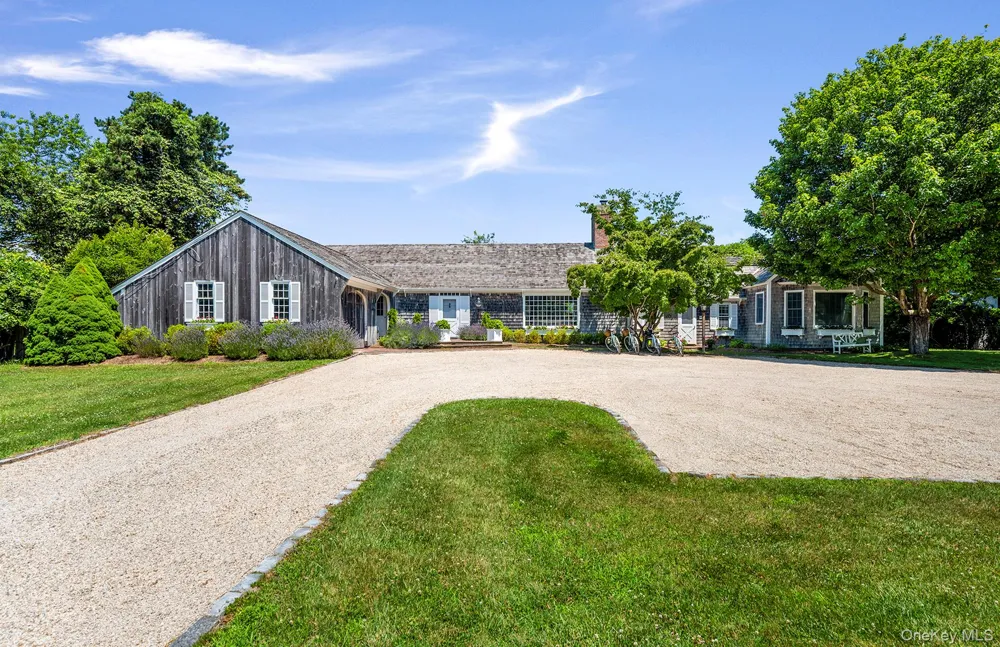 19 Quaquanantuck Lane Quogue, NY 11959