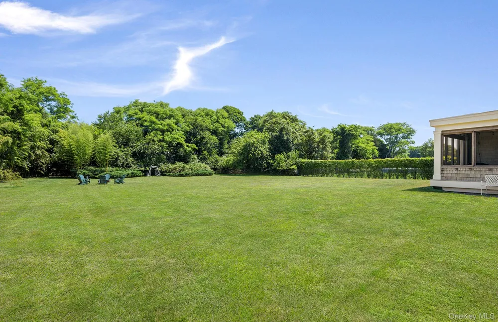 19 Quaquanantuck Lane Quogue, NY 11959