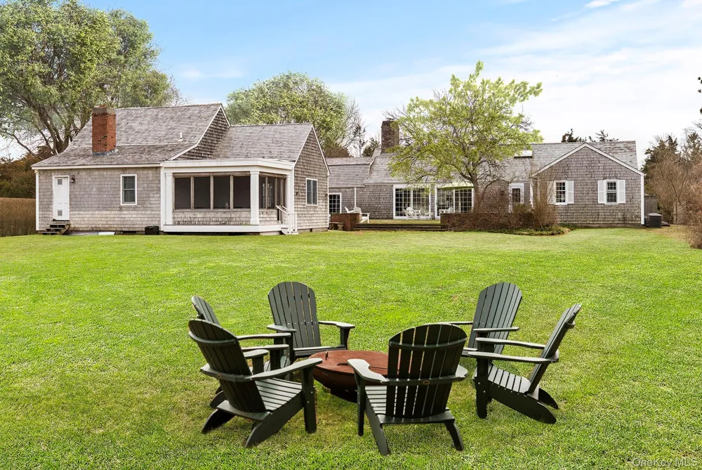 19 Quaquanantuck Lane Quogue, NY 11959
