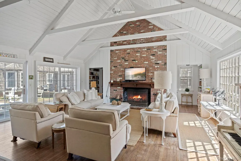 19 Quaquanantuck Lane Quogue, NY 11959
