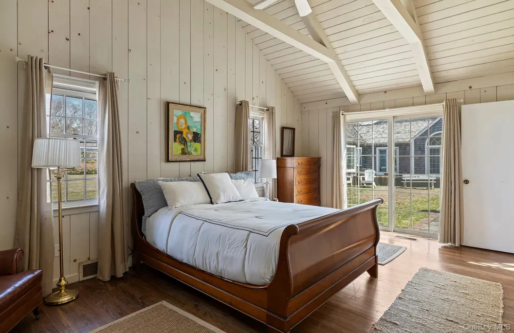 19 Quaquanantuck Lane Quogue, NY 11959
