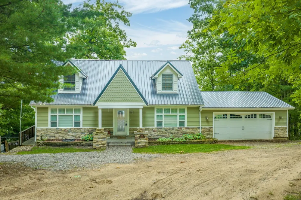 506 McLachlan Point Evart Township, MI 49631