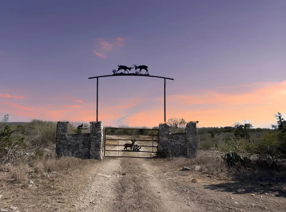 191 Leona Ranch Road Brackettville, TX 78832