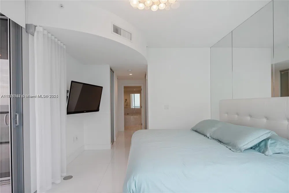 17121 Collins Ave #1703 Sunny Isles Beach, FL 33160