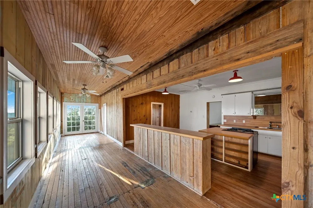 9738 E Fm1431 Marble Falls, TX 78654