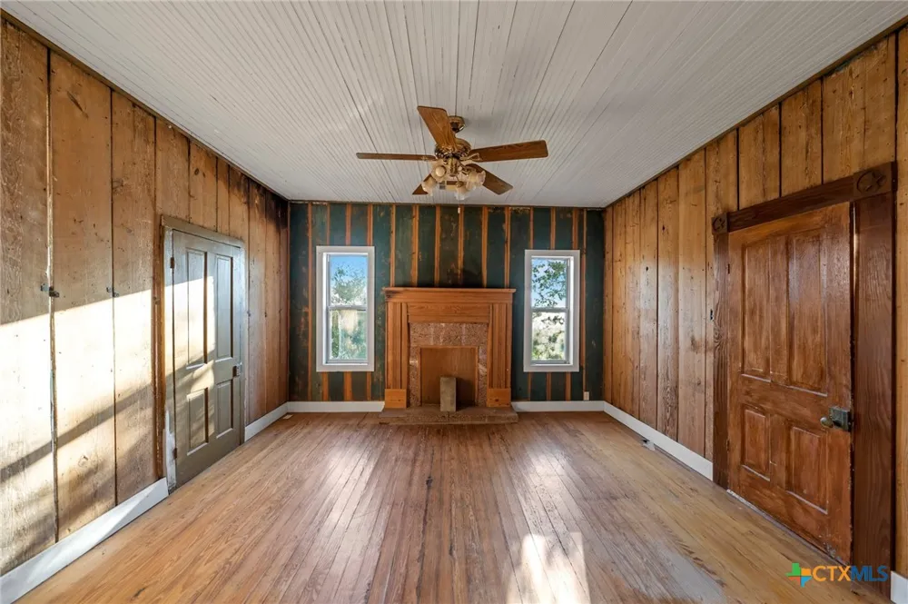 9738 E Fm1431 Marble Falls, TX 78654