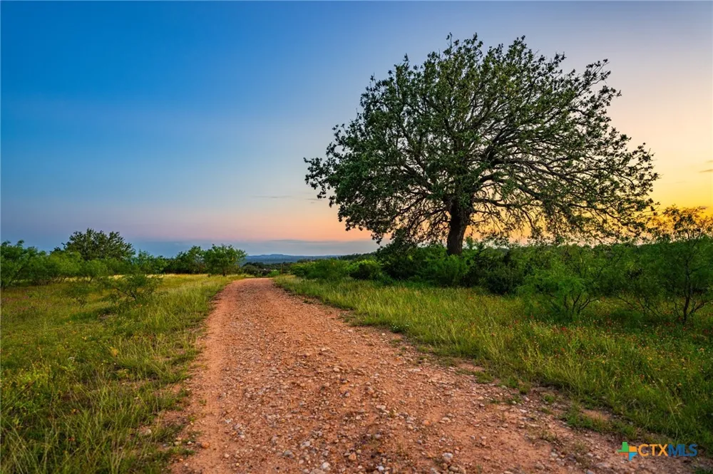 9738 E Fm1431 Marble Falls, TX 78654