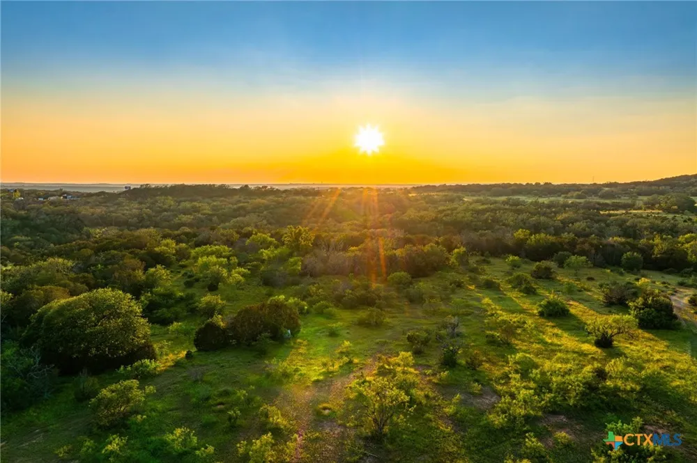 9738 E Fm1431 Marble Falls, TX 78654