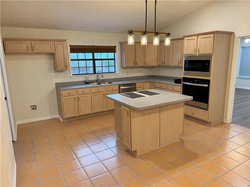 136 Lakeview Three Rivers, TX 78071