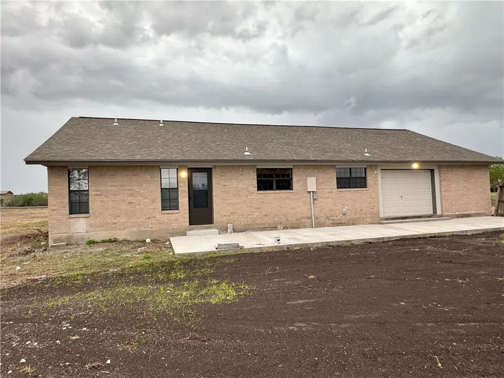 136 Lakeview Three Rivers, TX 78071