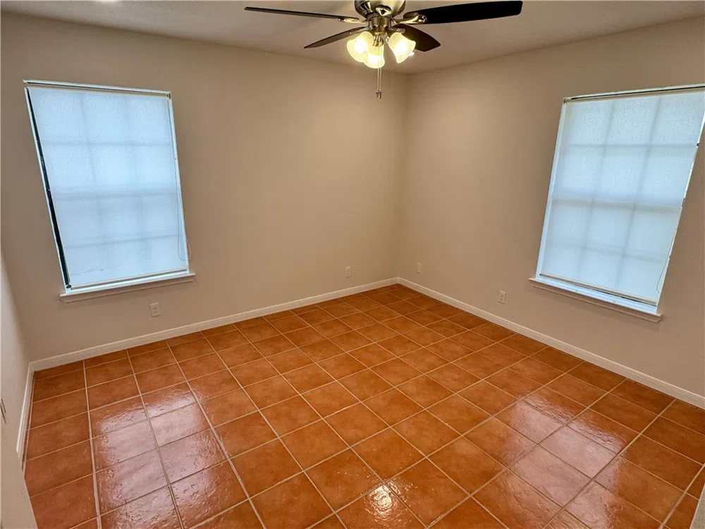 136 Lakeview Three Rivers, TX 78071