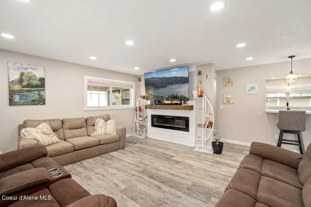 807 E Garden Avenue Osburn, ID 83849