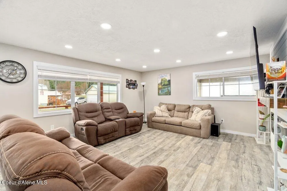 807 E Garden Avenue Osburn, ID 83849
