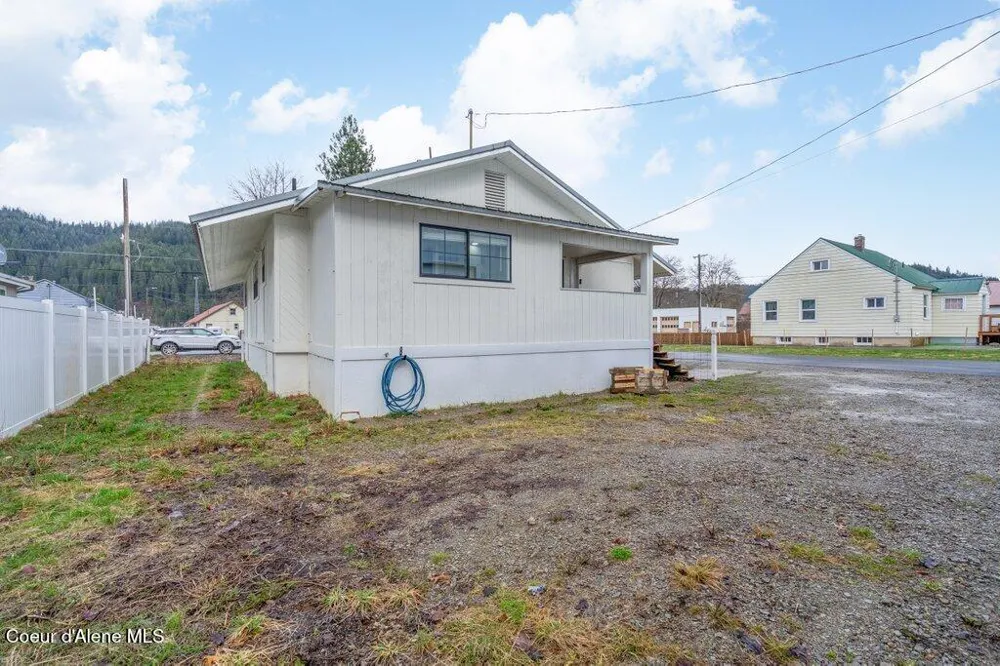 807 E Garden Avenue Osburn, ID 83849
