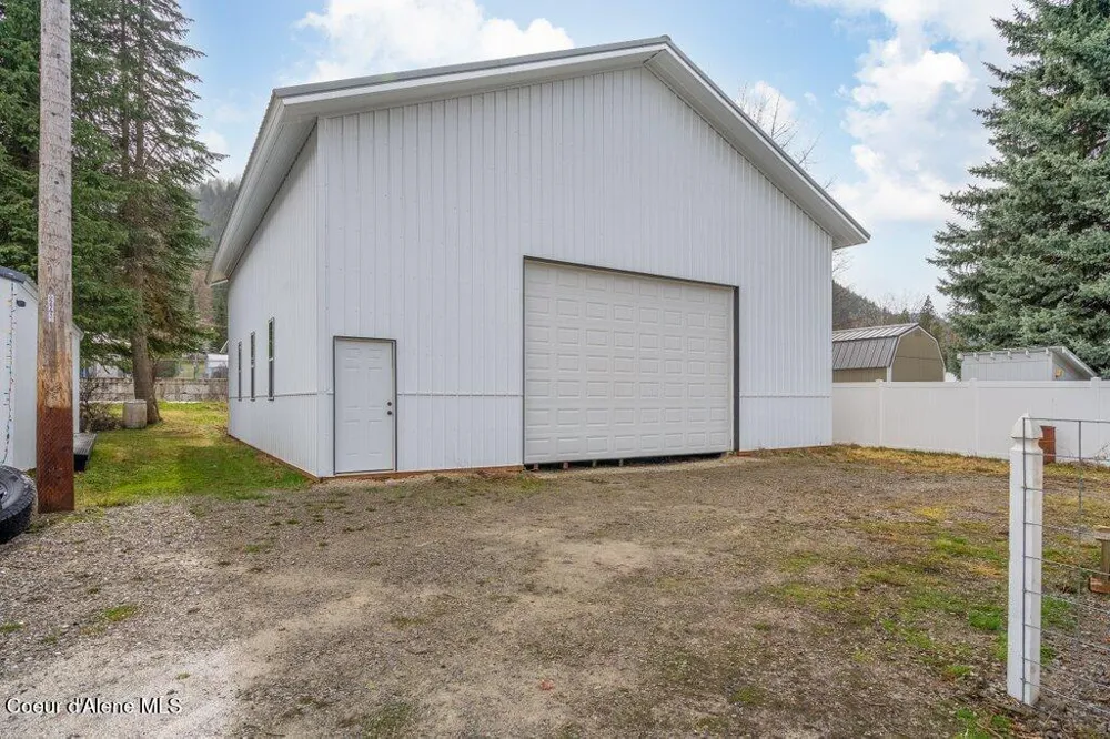 807 E Garden Avenue Osburn, ID 83849