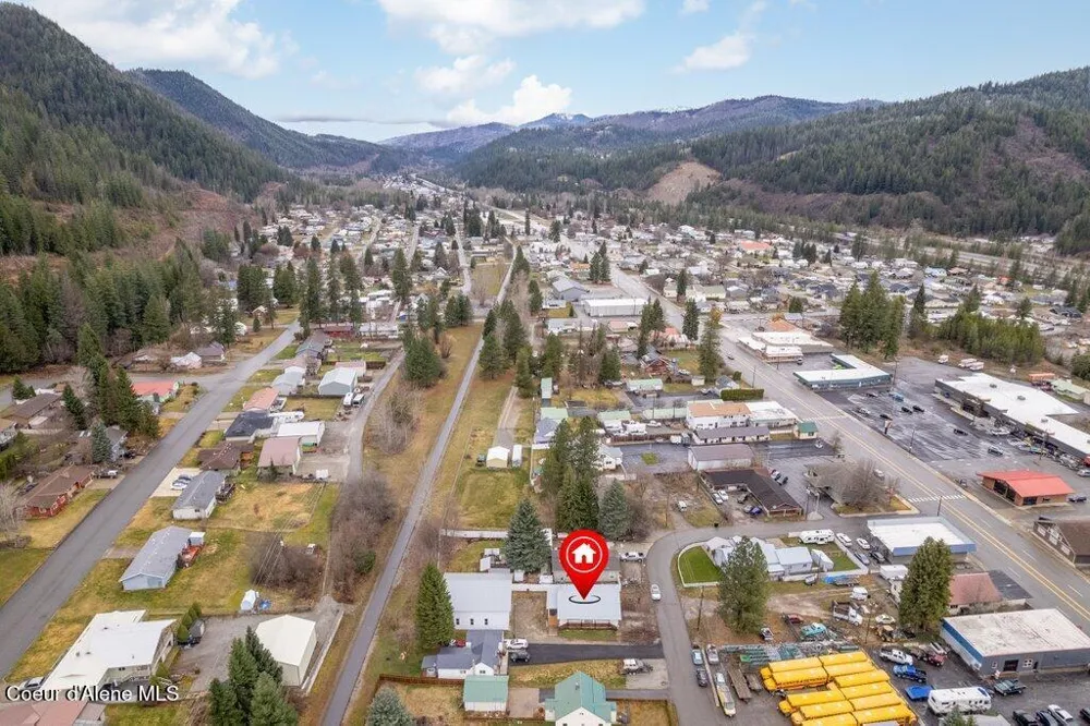 807 E Garden Avenue Osburn, ID 83849