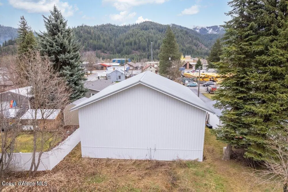 807 E Garden Avenue Osburn, ID 83849