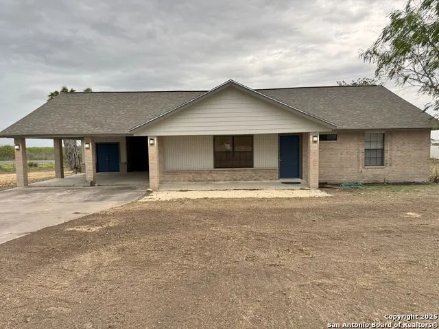 136 Lakeview Trace Three Rivers, TX 78071