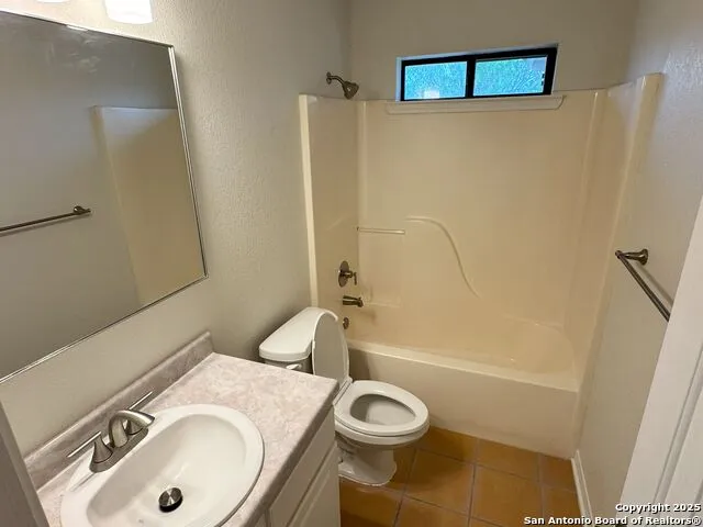 136 Lakeview Trace Three Rivers, TX 78071