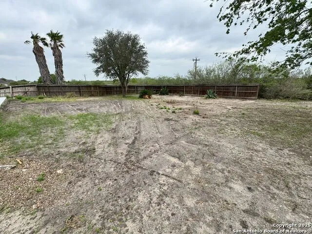 136 Lakeview Trace Three Rivers, TX 78071