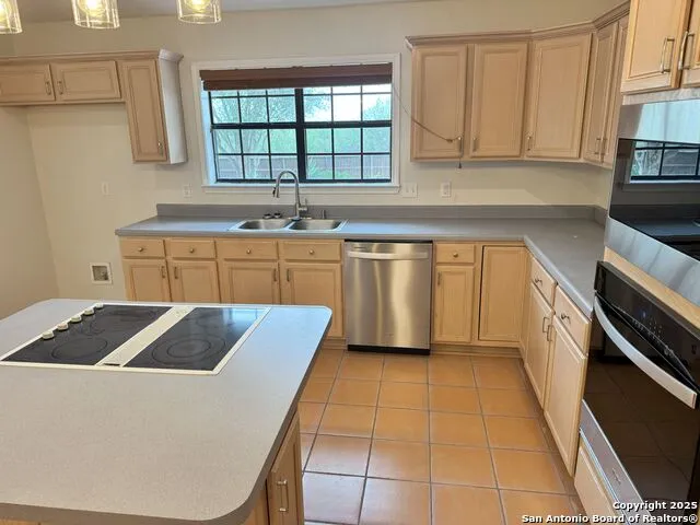 136 Lakeview Trace Three Rivers, TX 78071