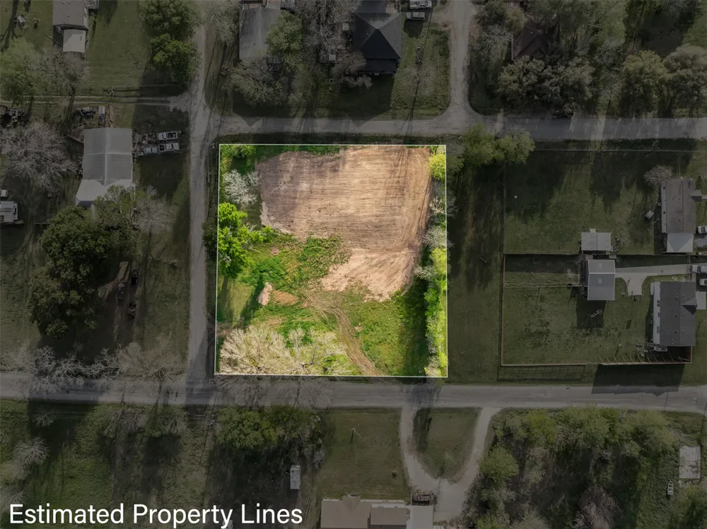320 Douglas Street #2 Lexington, TX 78947