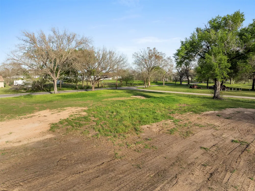 320 Douglas Street #2 Lexington, TX 78947