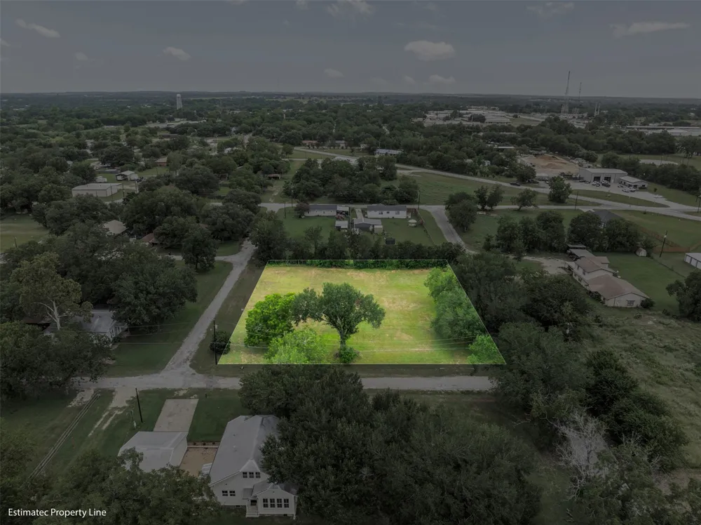 320 Douglas Street #2 Lexington, TX 78947