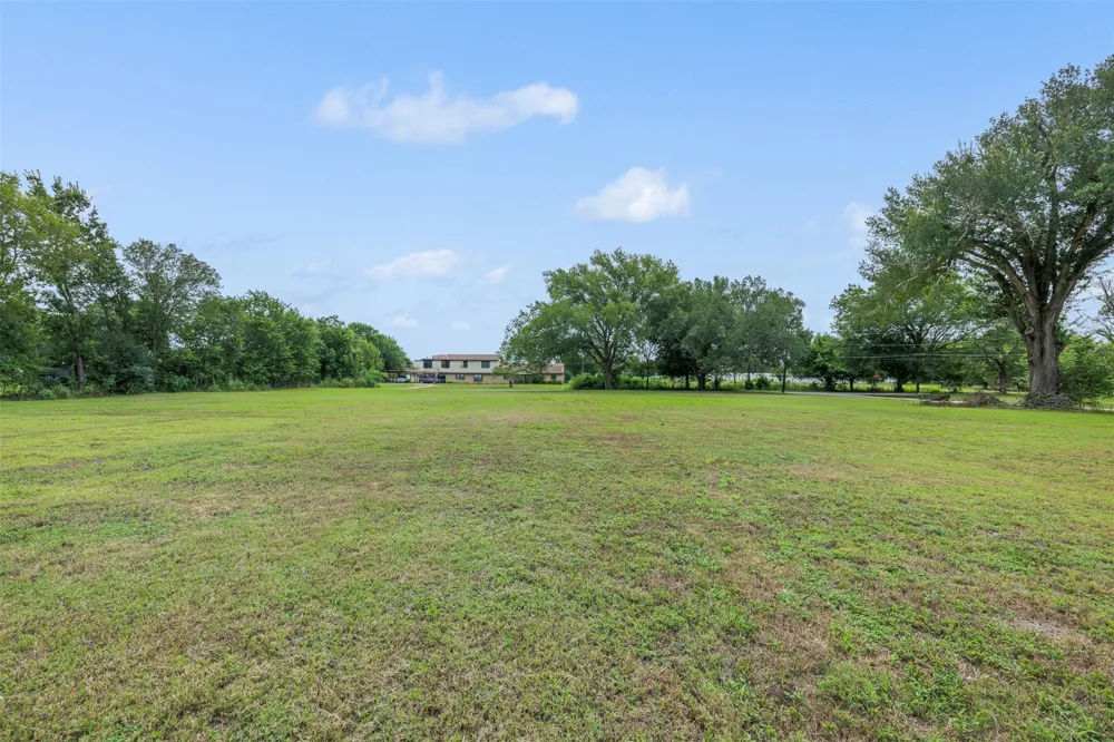 320 Douglas Street #2 Lexington, TX 78947