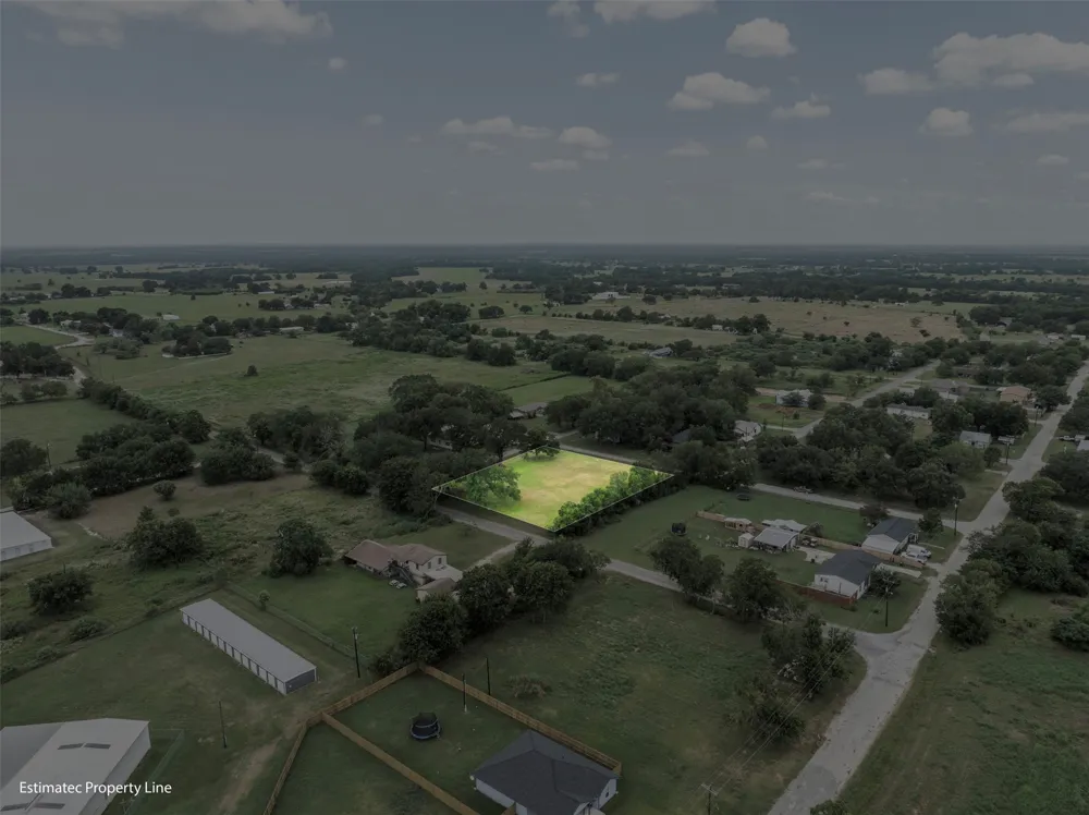 320 Douglas Street #2 Lexington, TX 78947