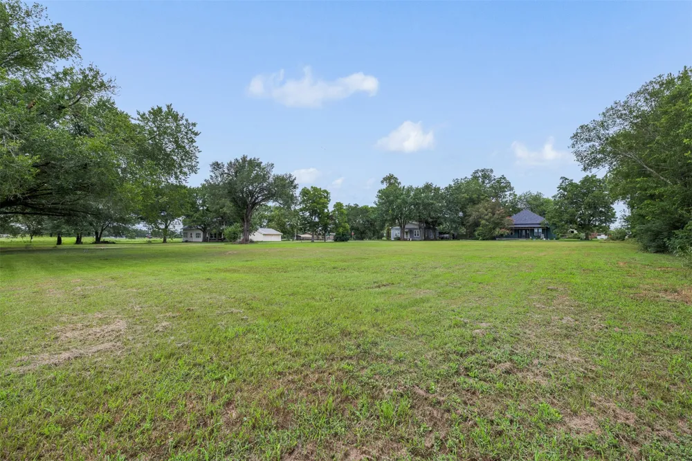 320 Douglas Street #2 Lexington, TX 78947