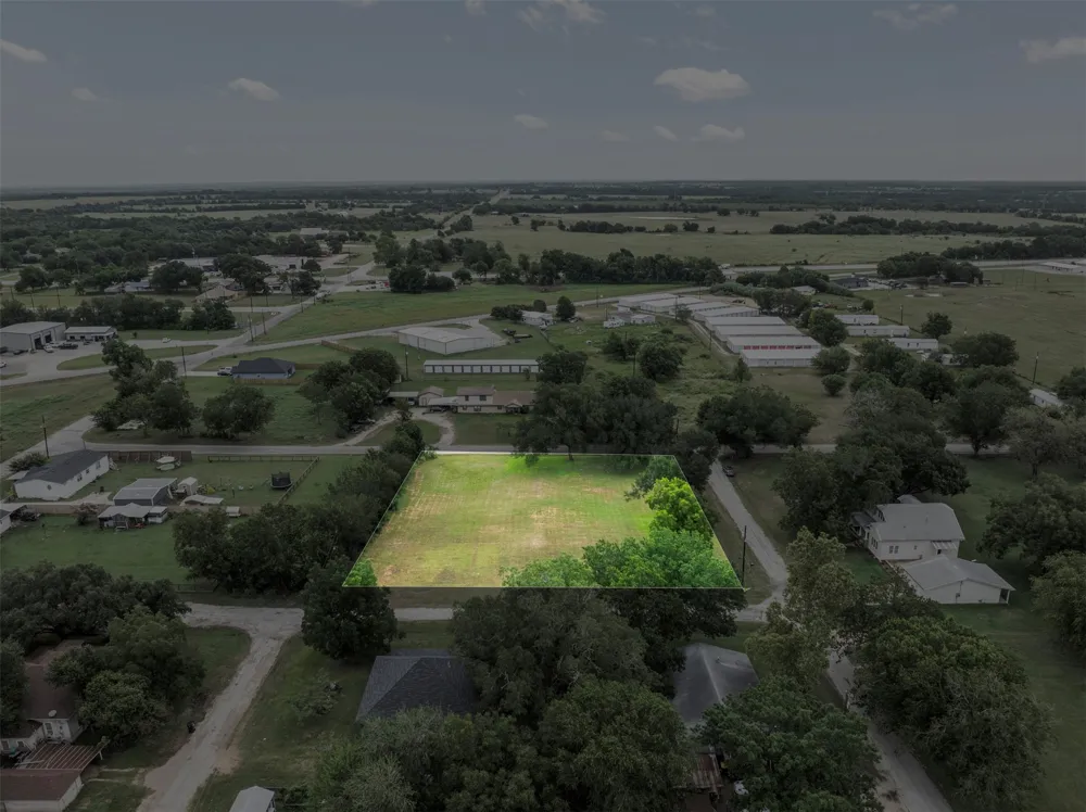 320 Douglas Street #2 Lexington, TX 78947