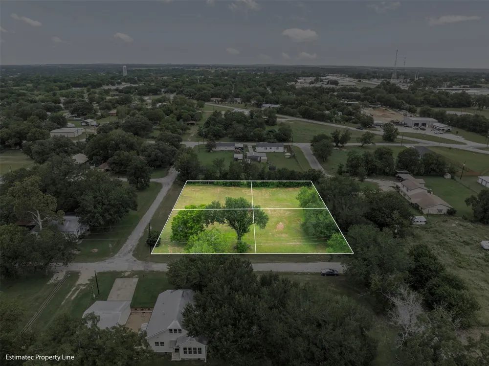 320 Douglas Street #2 Lexington, TX 78947