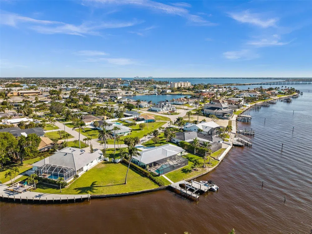 1600 EDITH ESPLANADE Cape Coral, FL 33904