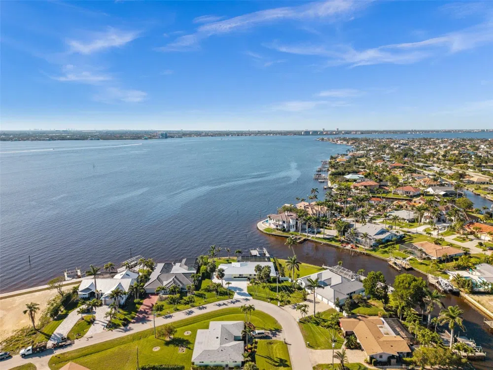 1600 EDITH ESPLANADE Cape Coral, FL 33904