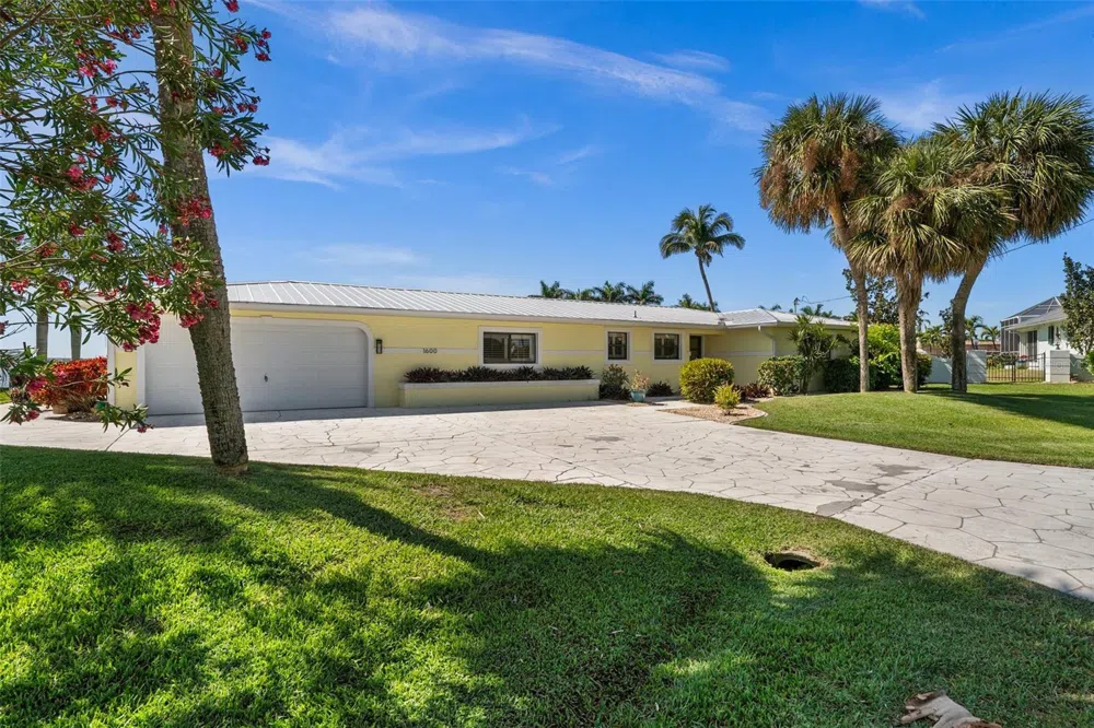 1600 EDITH ESPLANADE Cape Coral, FL 33904