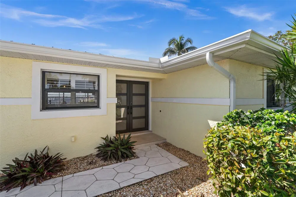 1600 EDITH ESPLANADE Cape Coral, FL 33904