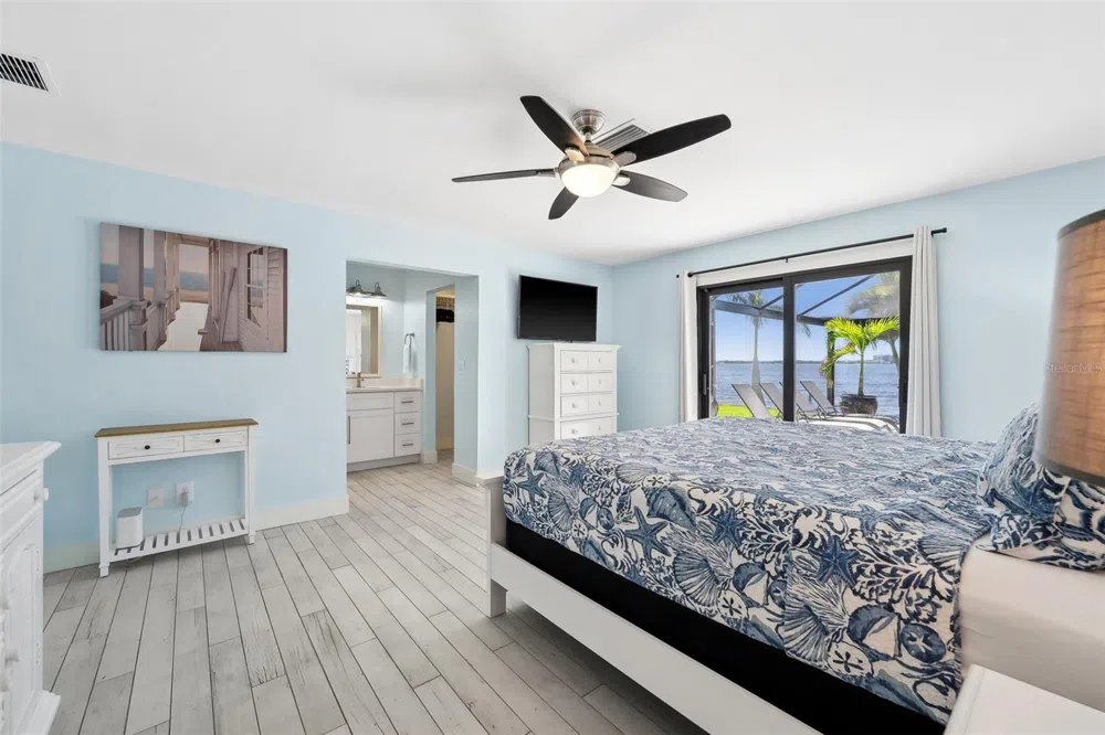1600 EDITH ESPLANADE Cape Coral, FL 33904