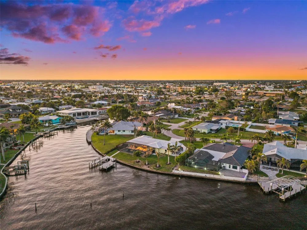 1600 EDITH ESPLANADE Cape Coral, FL 33904