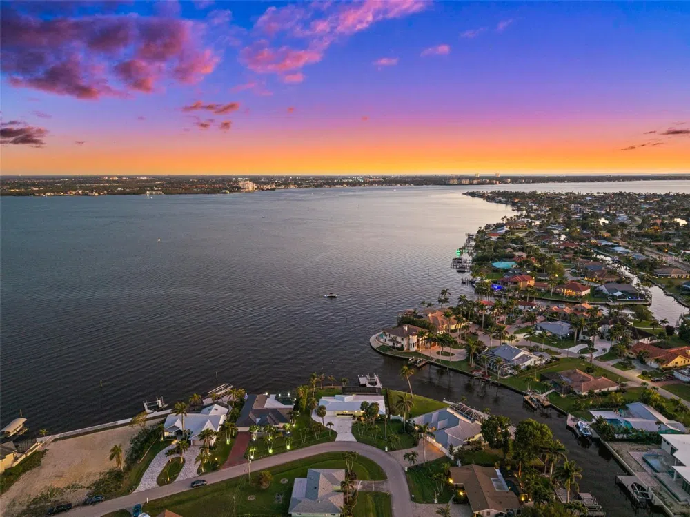 1600 EDITH ESPLANADE Cape Coral, FL 33904