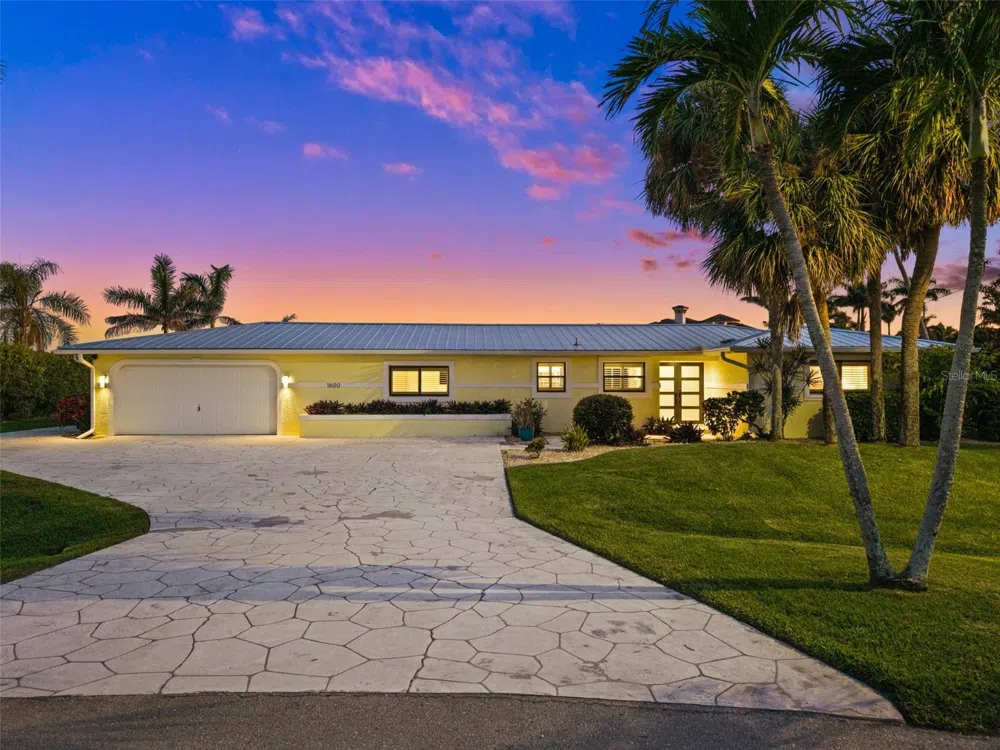 1600 EDITH ESPLANADE Cape Coral, FL 33904