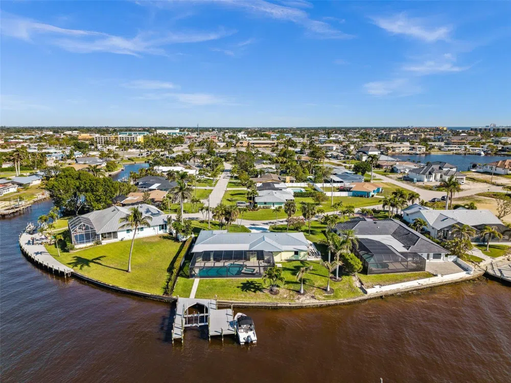 1600 EDITH ESPLANADE Cape Coral, FL 33904