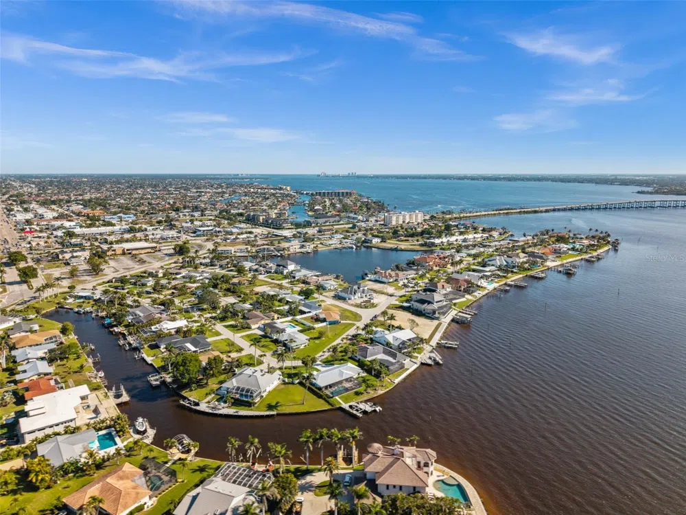 1600 EDITH ESPLANADE Cape Coral, FL 33904
