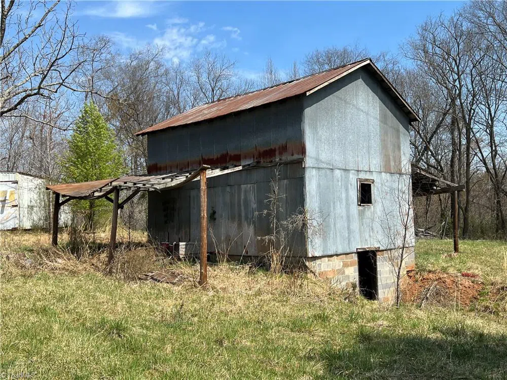 44 +/- AC Island Drive Madison, NC 27025
