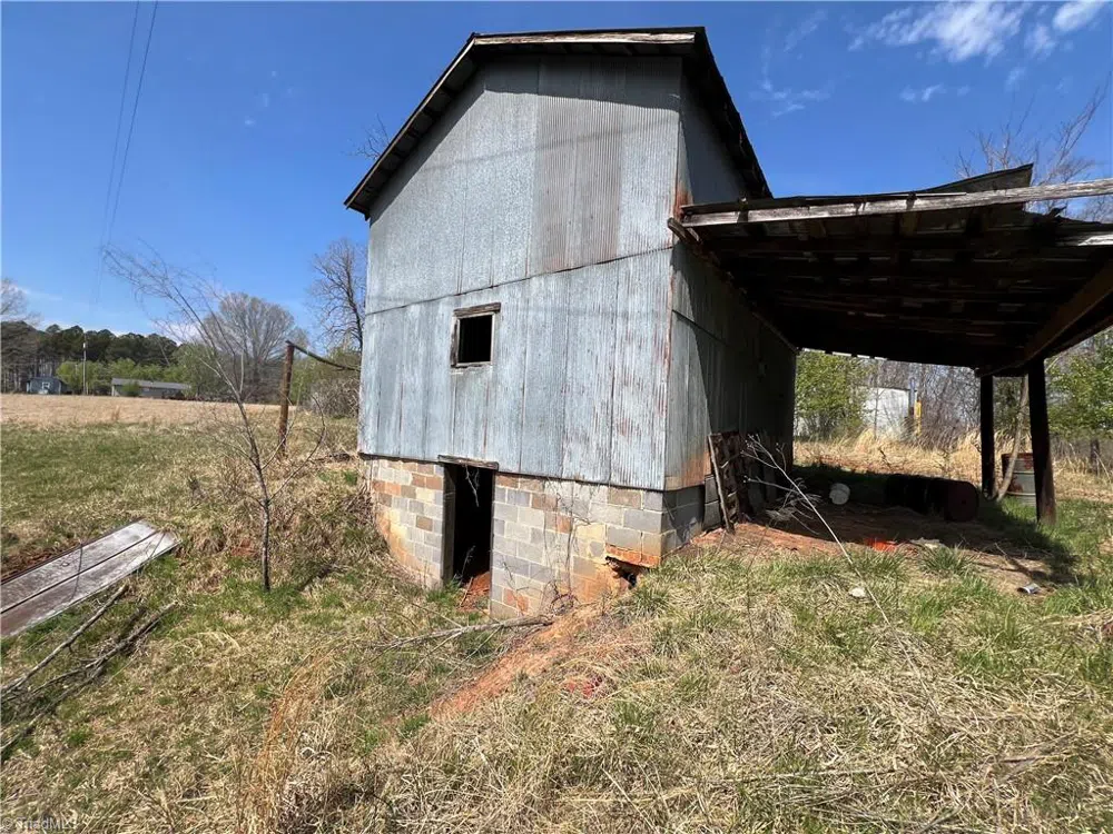 44 +/- AC Island Drive Madison, NC 27025