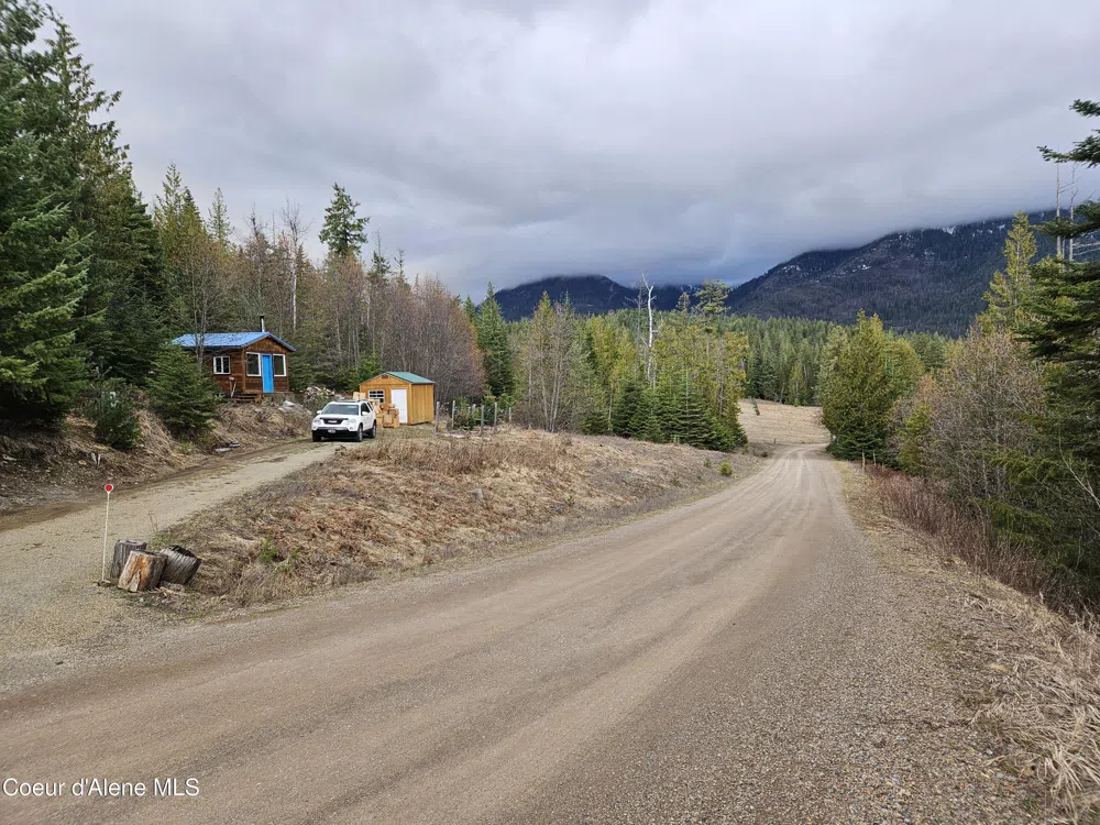 940 Sled Run Trail Clark Fork, ID 83811