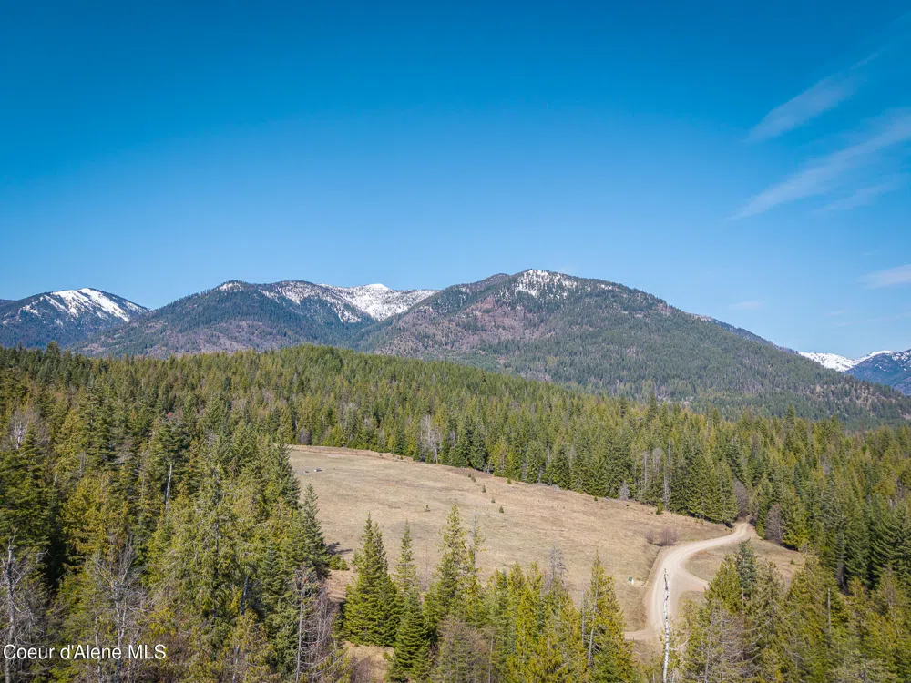 940 Sled Run Trail Clark Fork, ID 83811
