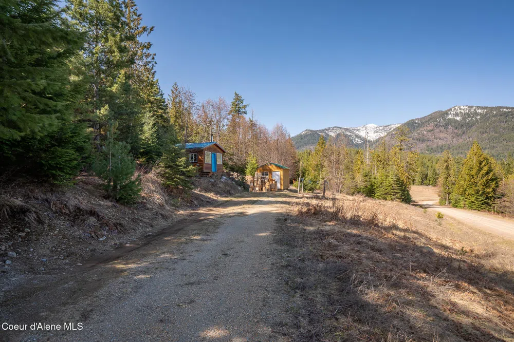 940 Sled Run Trail Clark Fork, ID 83811