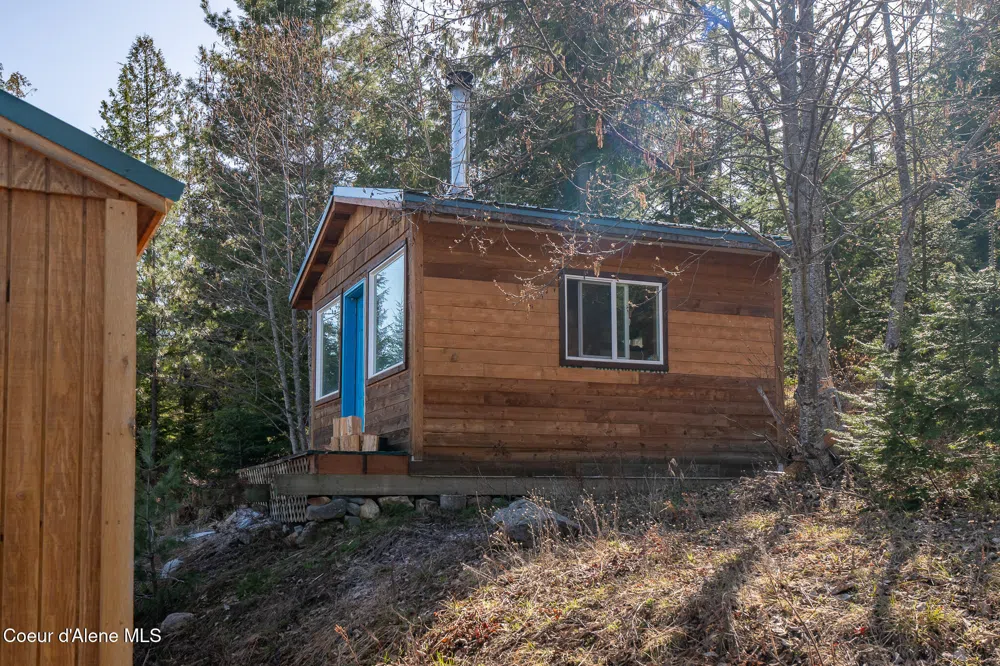 940 Sled Run Trail Clark Fork, ID 83811
