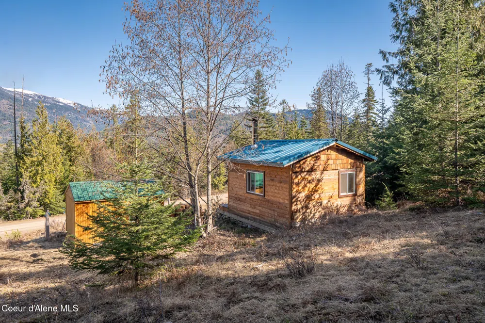 940 Sled Run Trail Clark Fork, ID 83811